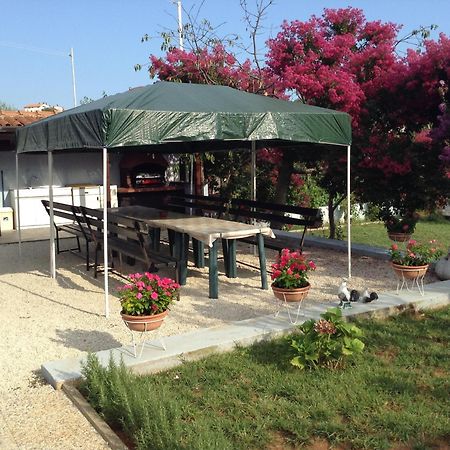 Appartamento The Blue House Vinkuran Esterno foto