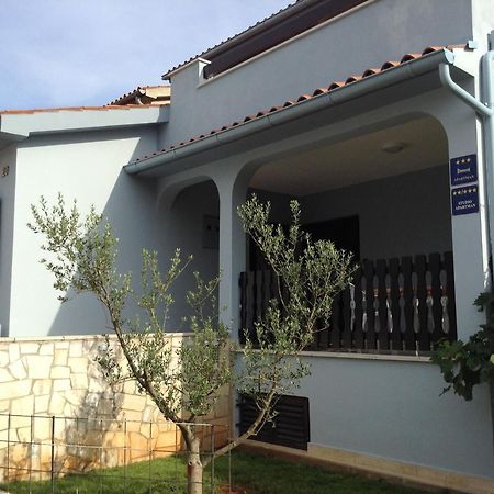 Appartamento The Blue House Vinkuran Esterno foto