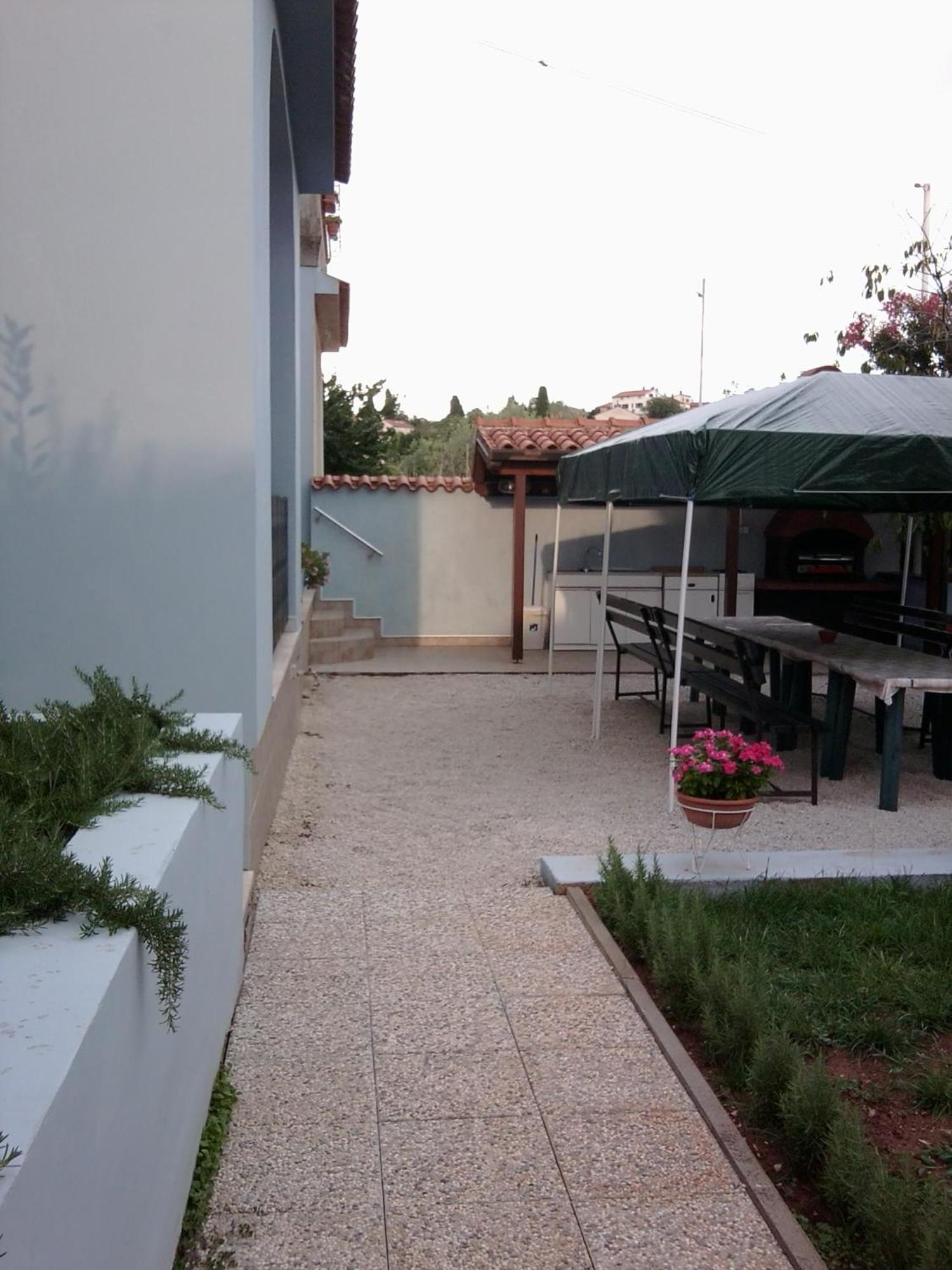 Appartamento The Blue House Vinkuran Esterno foto